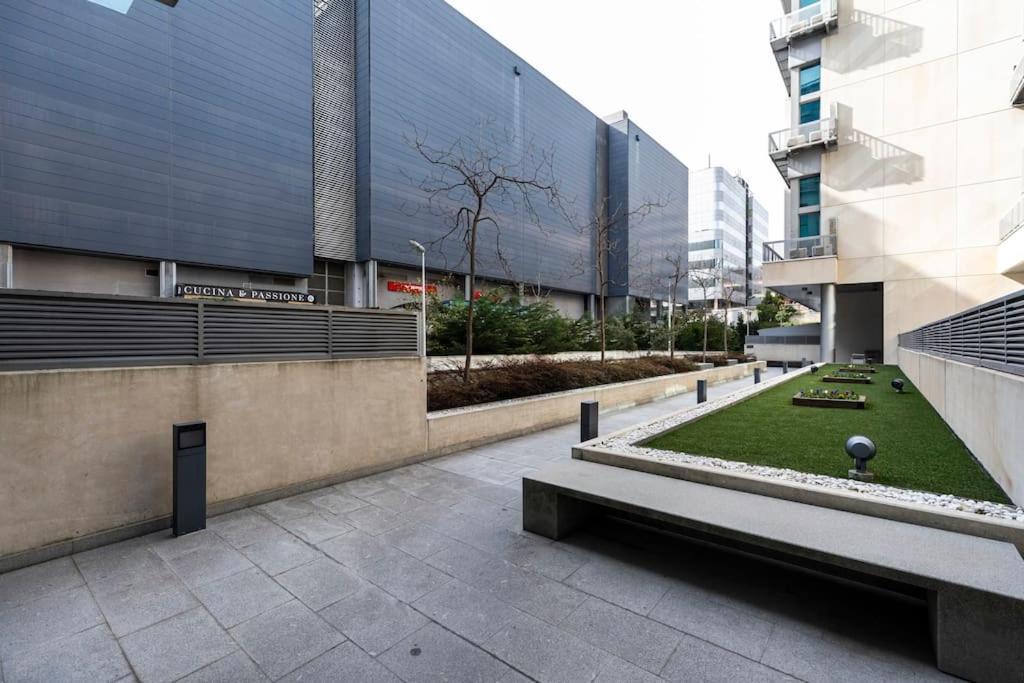 Oshun Sanchinarro II Lofts & Midstay Madri